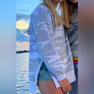 American eagle camo crewneck (oversized)